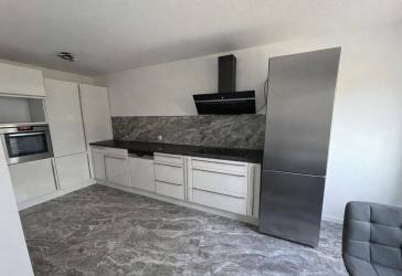 Attraktives Reihenmittelhaus mit 2 Terrassen, Garage und gehobener Ausstattung