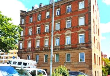 6-Zi.-Altbauwohnung, 5 Schlafzi., 2 neue Bäder, renov.bedürftig, WG geeignet, Innenstadtlage,