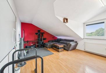 Vermietete 2,5 Zimmer Dachgeschoss Wohnung direkt am Luitpoldpark