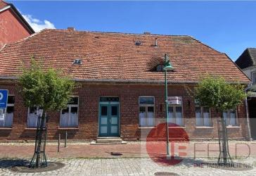 Wer küsst dieses Denkmal wach ? Bauernhaus mit großem Naturgarten in Mecklenburg