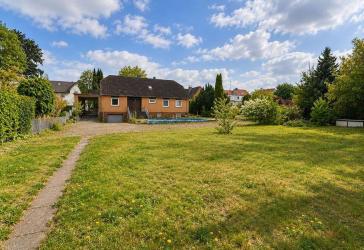 Charmantes Haus mit Potenzial und großzügigem Garten in Seevetal-Meckelfeld...