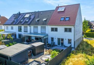 Neuwertiges Raumwunder, Bj. 2015Energie B mit Garten, KfW-70-Effizienzhaus