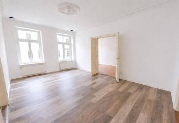 4-Zimmer Wohnung mit Altbaucharme im 1. OG der Silberstr. 16