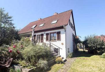 28146 HomeCompany Dresden Möbliert/Furnished Doppelhaushälfte mit Grundstück in Dresden-Leubnitz-Neuostra max. 2 Personen