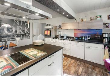 Modernisiertes Wohnhaus mit historischem Charme und großzügigem Raumangebot