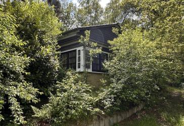 Gelegenheit: Zwei Grundstücke mit stark sanierungsbedürftigem Wochenendhaus in toller naturnaher Lage