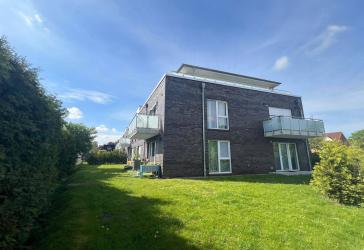 Zentrale 2-Zimmer-Wohnung mit Terrasse und Einbauküche