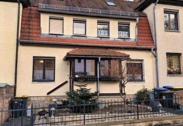 Ein Haus mit Geschichte, Charakter und Raum für Ideen