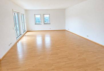 Großzügige 3-Zimmer-Wohnung mit 140 m², Dachterrasse & viel Raum in Bad Ems