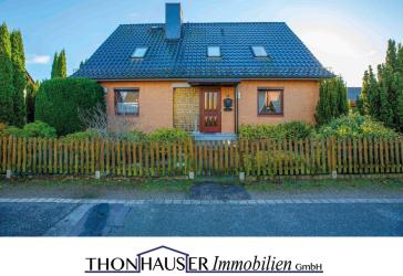 Einfamilienhaus mit Einliegerwohnung und weiterem Baugrundstück in 22946 Trittau