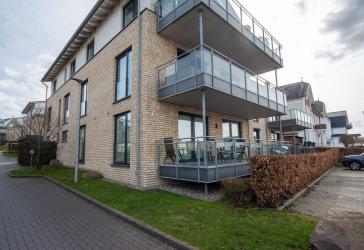 Laboe: Moderne Wohnung in erster Reihe an der Kieler Förde