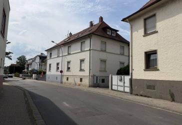Zweifamilienhaus mit Entwicklungspotenzial in gefragter Rhein-Main-Lage