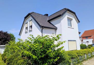 PROVISIONSFREI für Käufer!! Solides Einfamilienhaus auf großem Grundstück!