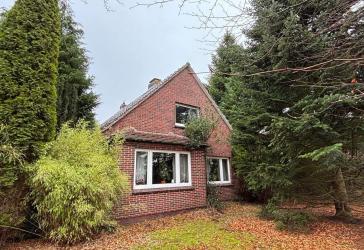 Landhaus mit großem Grundstück in zentraler Lage von Großheide - keine Käuferprovision -