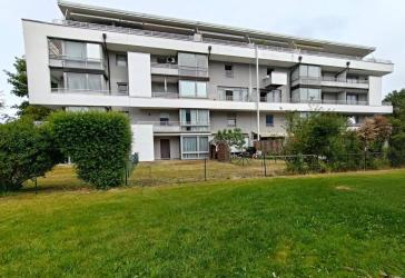 Schöne 2 Zimmer Wohnung mit großer Garten, Tiefgarage, Barrierefrei, sehr gute Lage