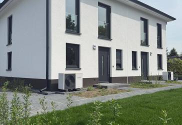 Stilvolle Neubau-Doppelhaushälfte – Ihr neues Zuhause zum Einziehen und Wohlfühlen.