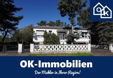 Haus mit Garage, großem Nebengebäude, Terrasse und überdachten Freisitz in ruhiger Lage