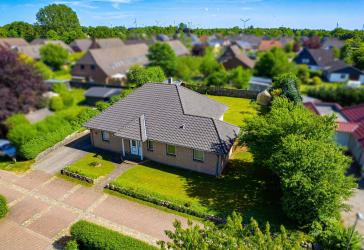 Familienfreundlich & ruhig: Winkelbungalow mit 5 Zimmern, 157 m² Wohnfläche und 1.000 m² Grundstück