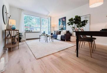 Erstbezug nach Sanierung: 3 Zimmer mit Balkon & Garage - provisionsfrei