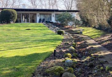 Großzügig, lichtdurchflutet und naturnah - Architektenhaus für Individualisten mit viel Privatsphäre