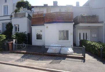 Dachgeschoss-Maisonettewohnung mit großer Dachterrasse in ruhiger Seitenstraße in Stadtparknähe