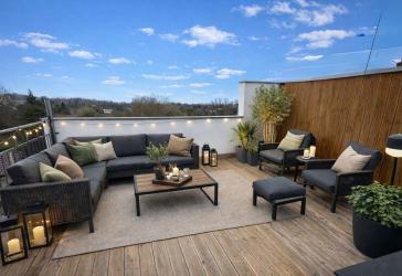 Moderne Dachgeschosswohnung über 2 Etagen mit großer Dachterrasse!