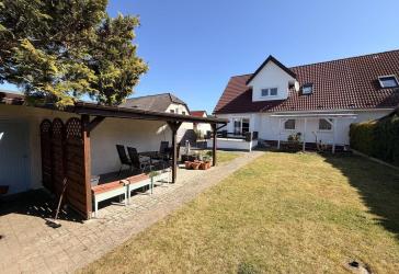 Großzügiges Familienhaus mit Fewo im DG & schöner ruhiger Lage