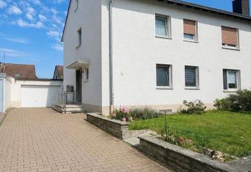 Gepflegtes Mehrfamilienhaus mit kernsanierter Erdgeschosswohnung – Ideal für Familien und Kapitalanleger