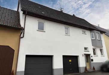Renoviertes Wohnhaus mit Einliegerwohnung
