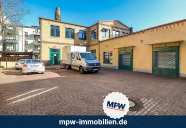 Aufgeteiltes Apartmenthaus mit Remise und Lager mit Entwicklungspotenzial in Köpenick
