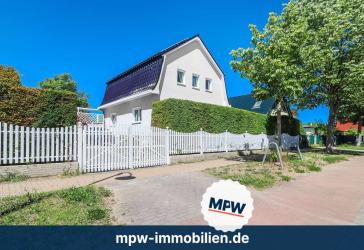 Einfamilienhaus in begehrter Lage von Teltow: Garten, Wintergarten & umfangreichen Modernisierungen