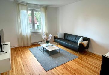 Bezugsfreie, sonnige 2-Zi.-Wohnung in Heiligensee, ca. 68 m², eigener Zugang, Außensitzbereich, hochwertige Möblierung, von Privat