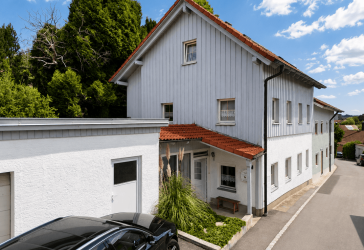 Stadthaus mit Garten, Terrasse und Garage in Vilshofen