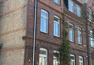 Historisches Stadthaus mit 4 Wohneinheiten, Garten und Ostseeblick - 160 m zum Meer