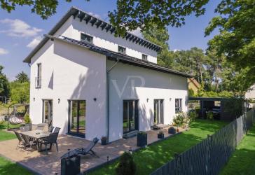Premium-Wohnen: Erstklassiges KFW-55-Haus in Top-Lage