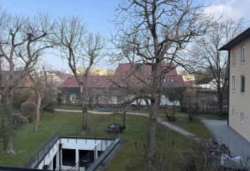 Großzügige helle 3-Zimmer-Wohnung, 104 m², mit privater Dachterrassen UND Balkon in Gauting