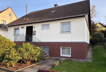 Schönes Einfamilienhaus mit viel Potenzial und großem Grundstück