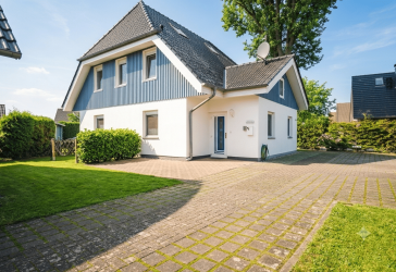 „Zwei zum Preis von einem“ – Komplettes Doppelhaus in ruhiger Lage von Zingst