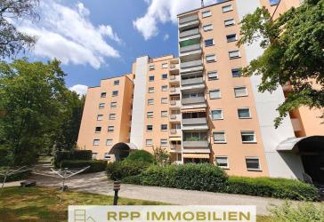Helle 3,5-Zimmerwohnung mit sonniger West-Loggia und vielseitigem Potenzial - ideal für Familien