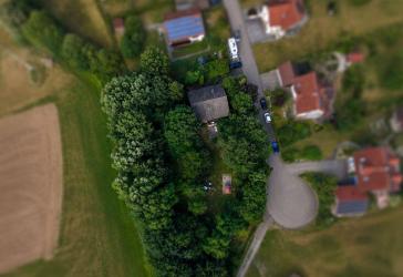 Naturverbundenes Wohnen mit außergewöhnlichem Grundstück und Entwicklungspotenzial