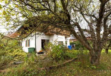 Attraktives Einfamilienhaus mit zwei Wohneinheiten in ruhiger Randlage