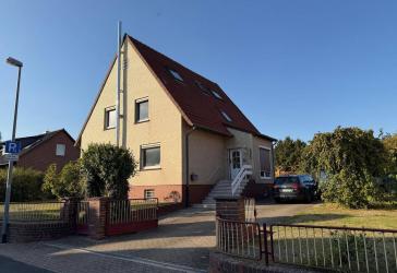 Großzügiges Wohnhaus mit vielfältigen Nutzungsmöglichkeiten