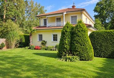 Provisionsfrei - Platz für die ganze Familie: Haus mit ELW und großem Garten inkl. Pool
