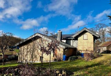 Luxus und Ruhe in Grenznähe – Großzügiges Einfamilienhaus mit 2 Wohneinheiten