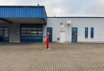 Lagerhalle mit Freifläche, LKW-Umfahrt und Sanitäranlagen - Bocholt