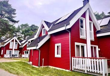Strandhaus Glowe zwei Schlafzi zwei Bäder Kamin Waschm Sauna strandnah