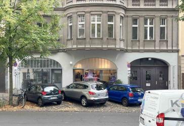 3 Dreizimmerwohnungen u. 125 m² Laden/Büro/Praxis o.ä. im Bundle in Berlin Friedenau