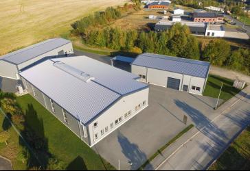 3 top moderne Gewerbehallen - BJ 2018/2022 - Rolltore, Büro-Sozialflächen - Stellplätze - voll vermietet