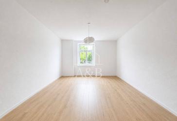 Stilvoll modernisierte 4-Zimmer-Altbauwohnung mit viel Platz!