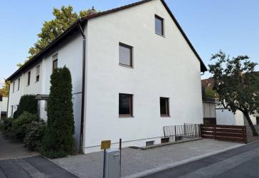 Platz für die ganze Familie: 5-Zimmer-Reiheneckhaus in zentraler Lage von Schwabach